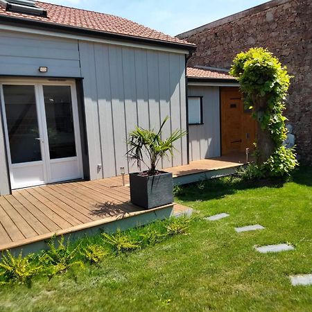 Sejour Au Jardin De Cupidon Avec Jacuzzi Et Sauna Balbigny エクステリア 写真