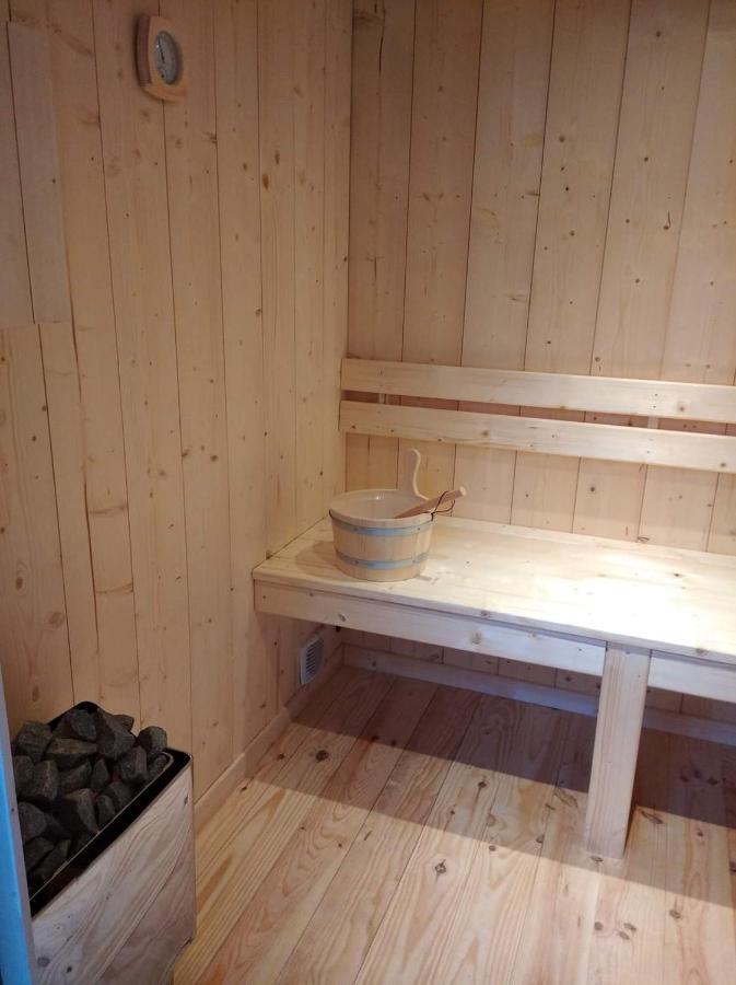 Sejour Au Jardin De Cupidon Avec Jacuzzi Et Sauna Balbigny エクステリア 写真